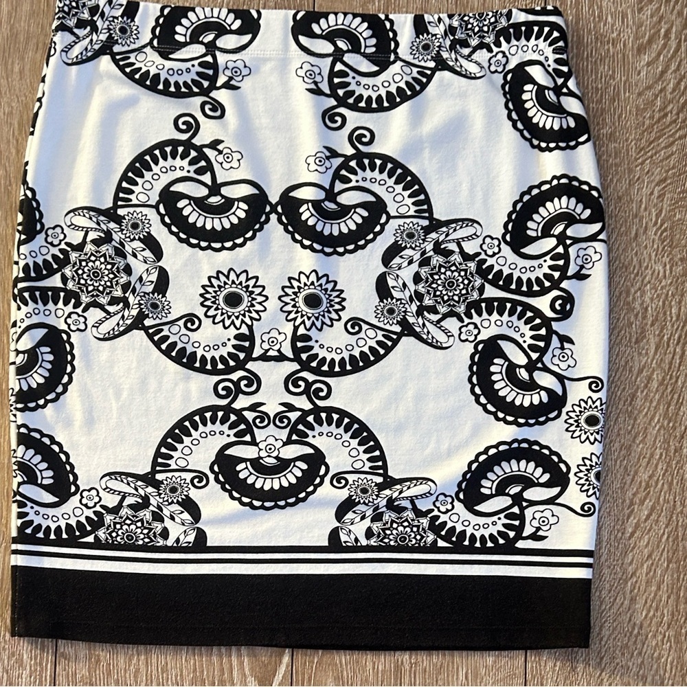 Max Studio floral Skirt